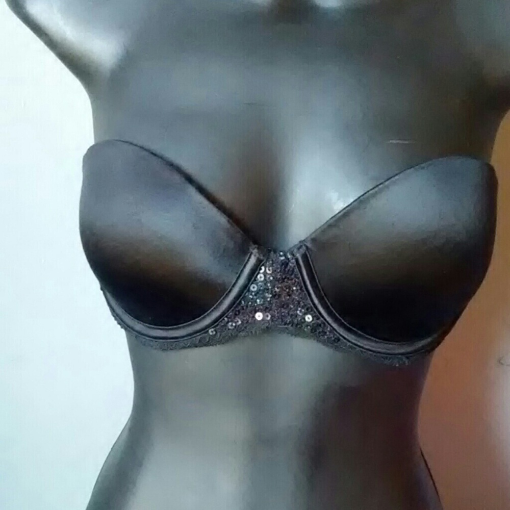 Victoria Secret Pink. size 32C strapless bra